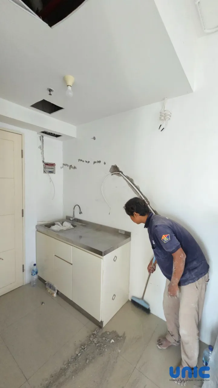 Desain Interior Apartemen 2BR Tanglin Pakuwon Mall Surabaya: Transformasi Studio Multifungsi untuk Keluarga Besar - Gallery 15