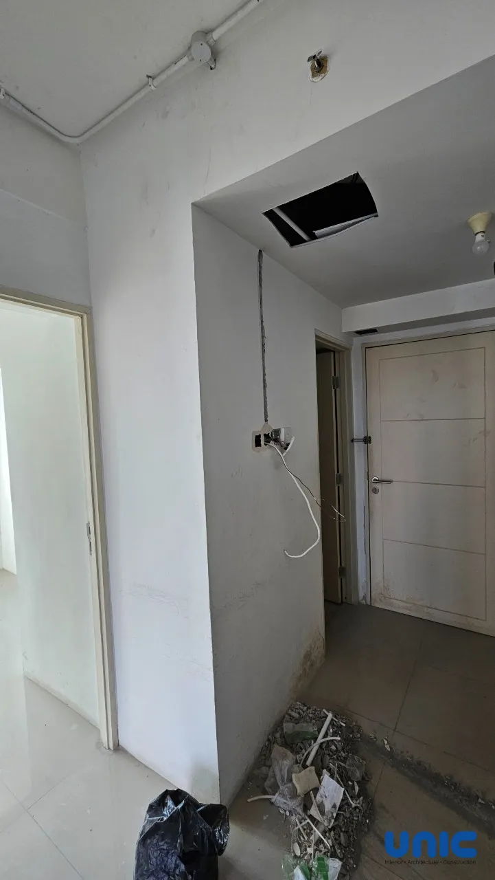 Desain Interior Apartemen 2BR Tanglin Pakuwon Mall Surabaya: Transformasi Studio Multifungsi untuk Keluarga Besar - Gallery 16