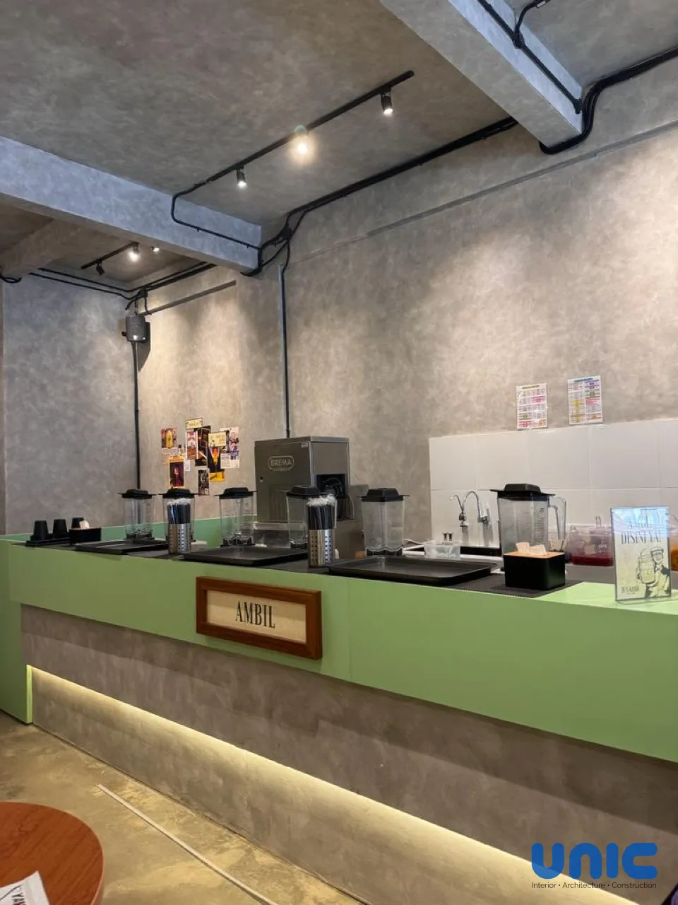 Desain Interior Cafe Djoes Kode Surabaya: Estetika Industrial Modern di G-Walk Citraland - Gallery 9