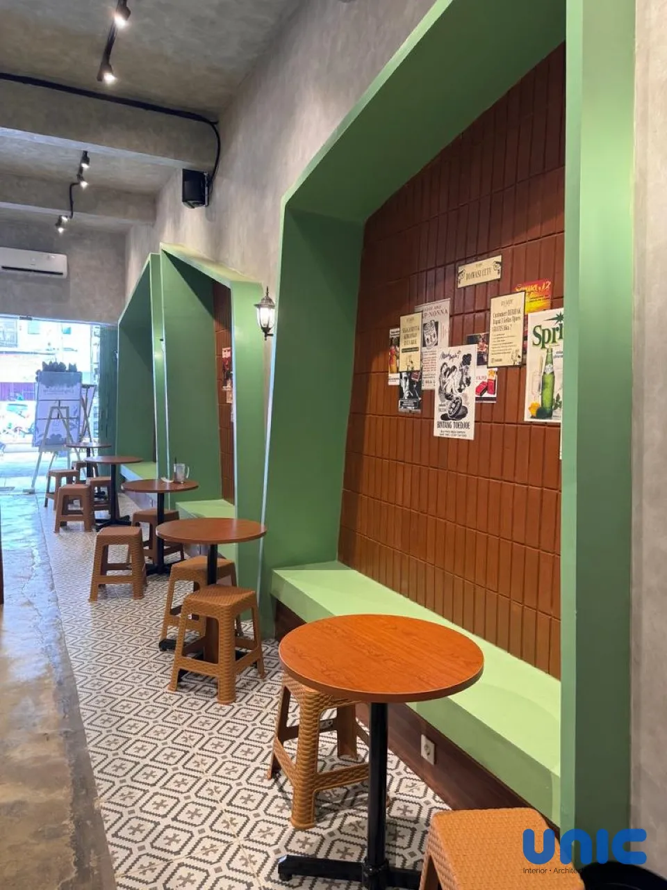 Desain Interior Cafe Djoes Kode Surabaya: Estetika Industrial Modern di G-Walk Citraland - Gallery 12