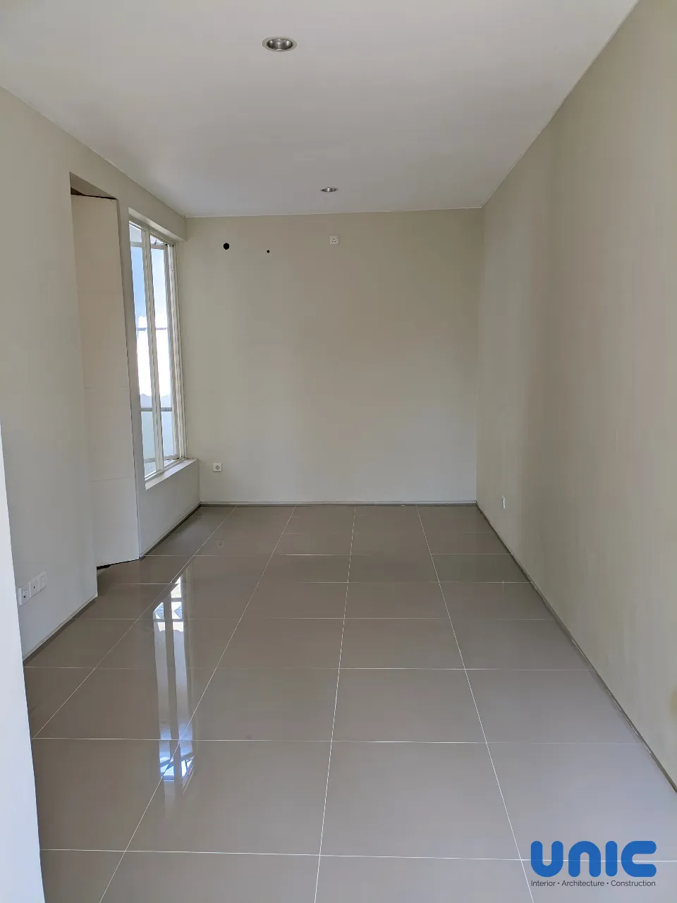 Desain Interior Master Bedroom Pelican Hill Citraland Surabaya: Transformasi Kamar Luas 7x3 Meter - Gallery 4