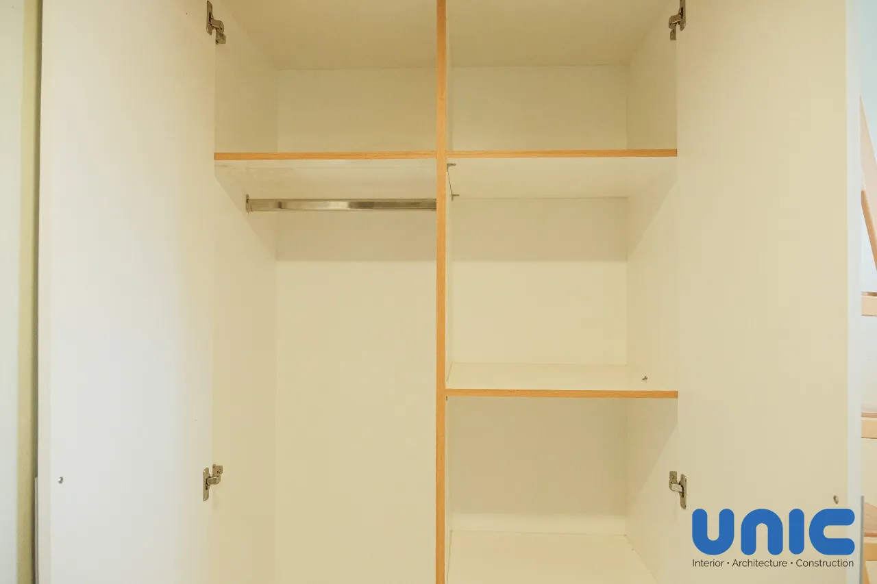 Inspirasi Desain Kamar Mezzanine 2x2: Ruang Kerja Gadget Repair & Kamar Tidur Minimalis Surabaya - Gallery 8