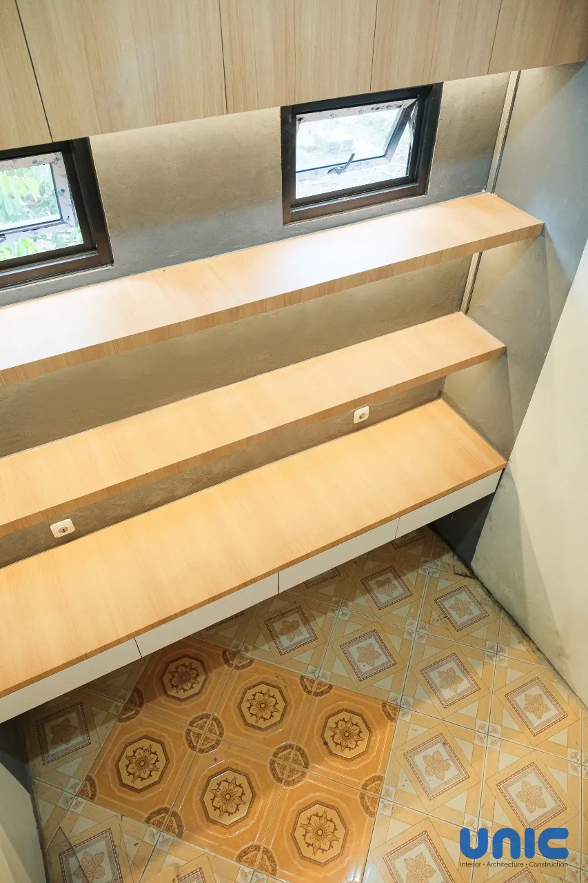 Inspirasi Desain Kamar Mezzanine 2x2: Ruang Kerja Gadget Repair & Kamar Tidur Minimalis Surabaya - Gallery 13