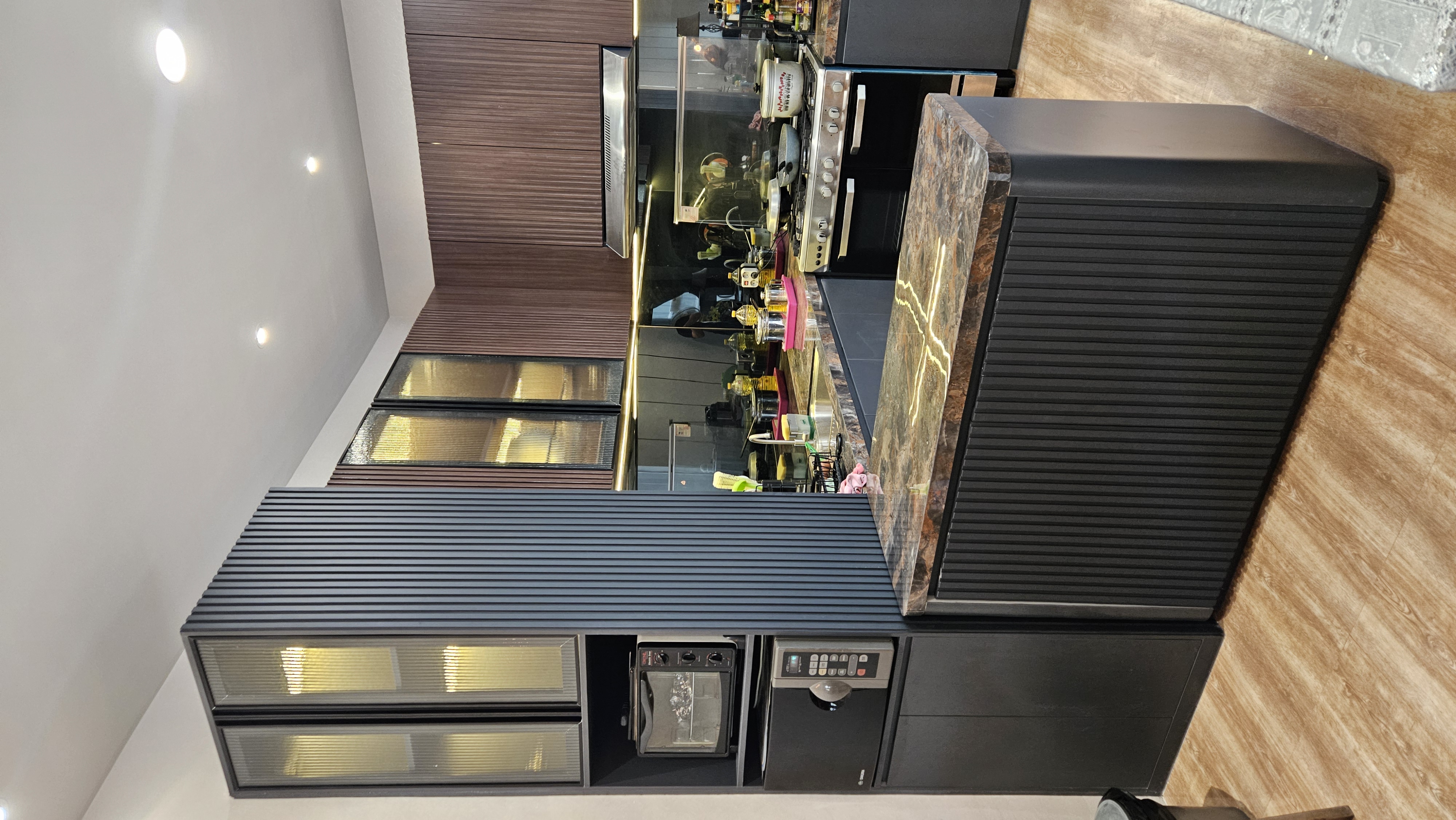 Interior Dapur (Kitchen Set) dan Ruang Makan Grand Sunrise Menganti Gresik - Gallery 4