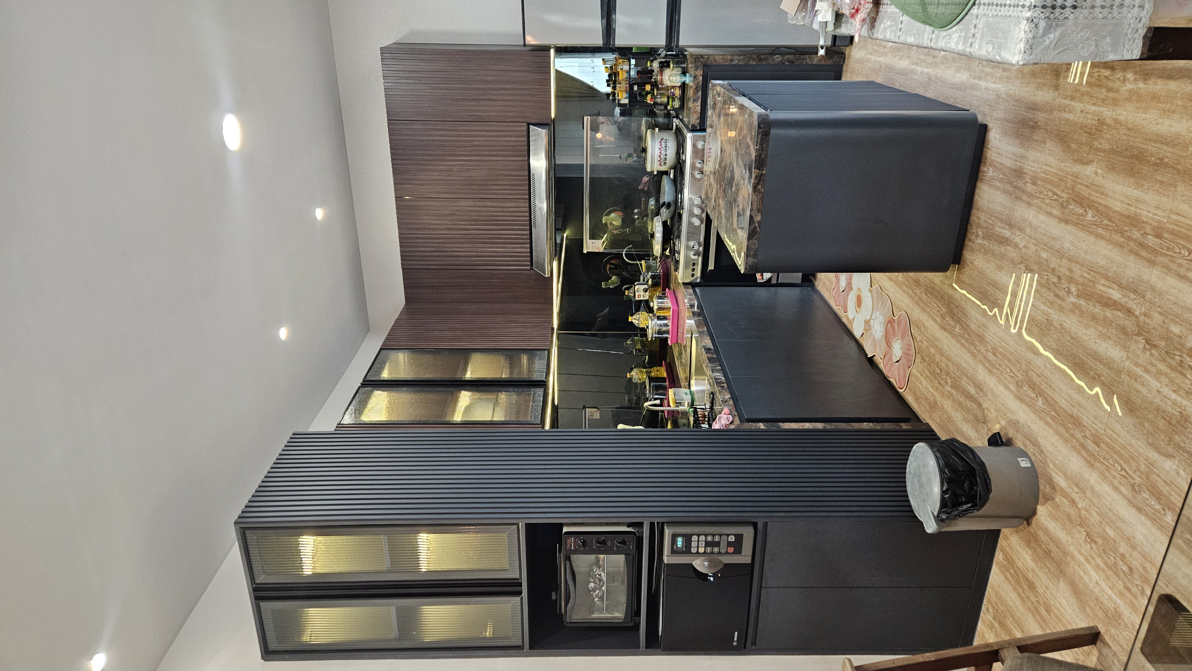 Interior Dapur (Kitchen Set) dan Ruang Makan Grand Sunrise Menganti Gresik - Gallery 5