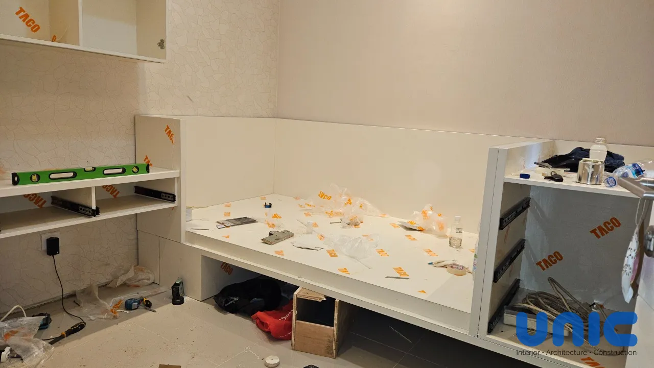 Interior Kamar Bayi Multifungsi & Custom Crib di Citraland Surabaya - Gallery 10