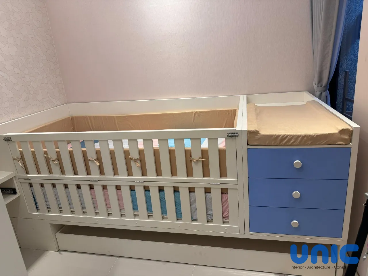Interior Kamar Bayi Multifungsi & Custom Crib di Citraland Surabaya - Gallery 15