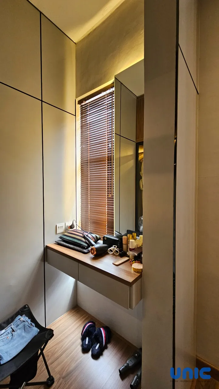 Interior Kamar Utama Mewah & Tahan Air di Wisata Bukit Mas (WBM) Surabaya: Solusi PVC Board - Gallery 12