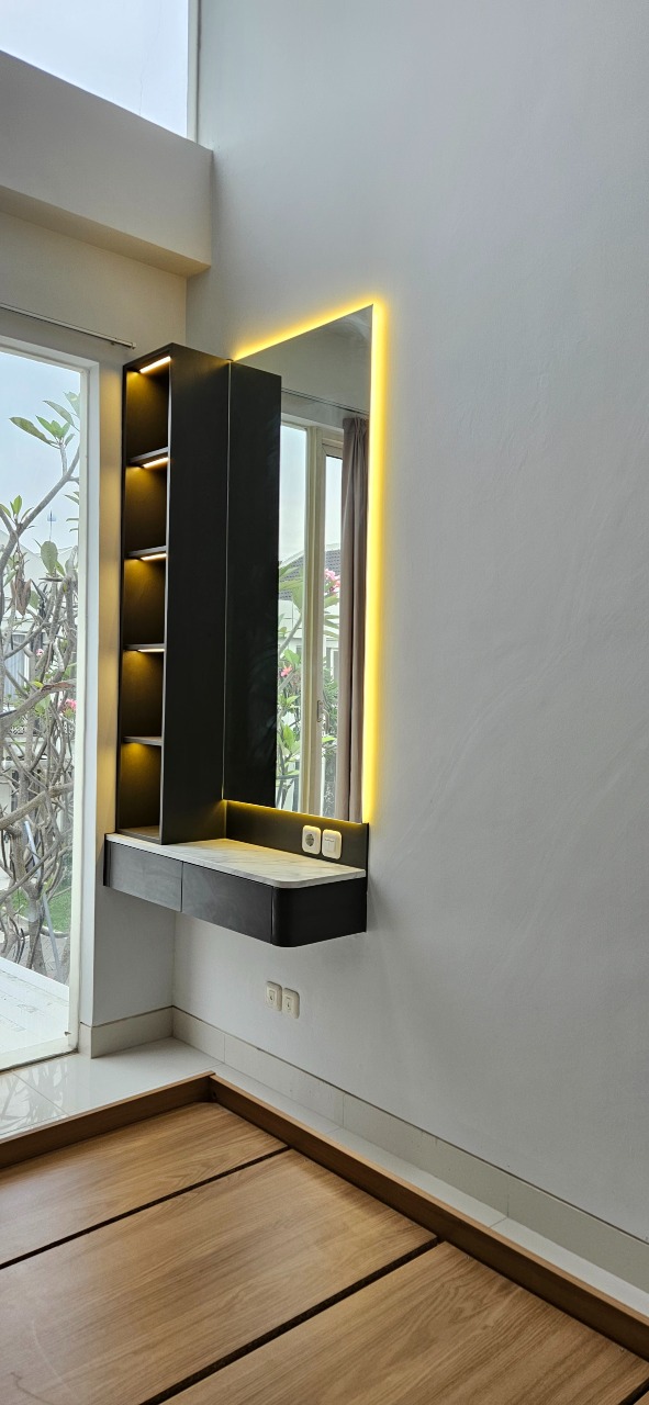 Interior Kamar Utama Minimalis Grand Pakuwon Surabaya: Solusi Cerdas Ruang Terbatas - Gallery 7