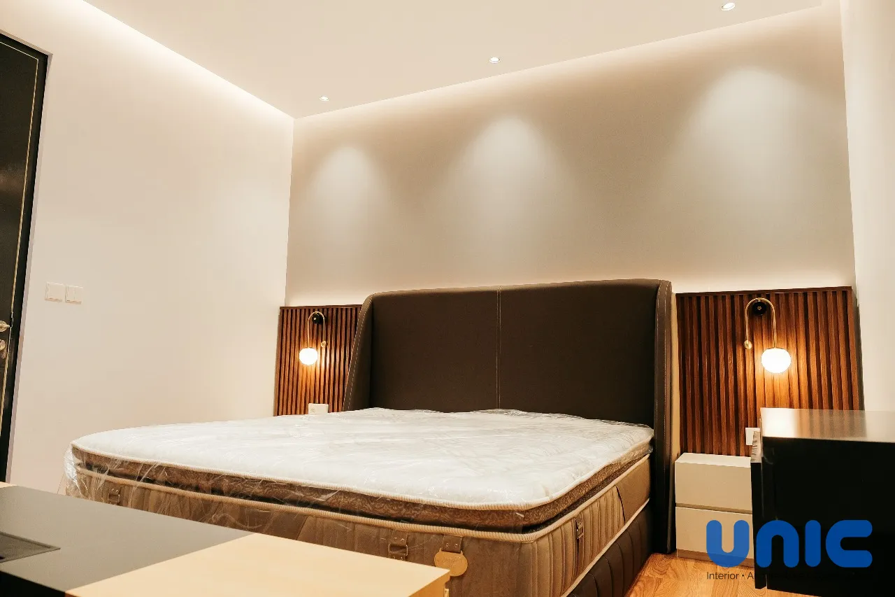 Interior Kamar Utama Northwest Lake Surabaya: Desain Mewah dengan Strategi Hybrid Custom - Gallery 1