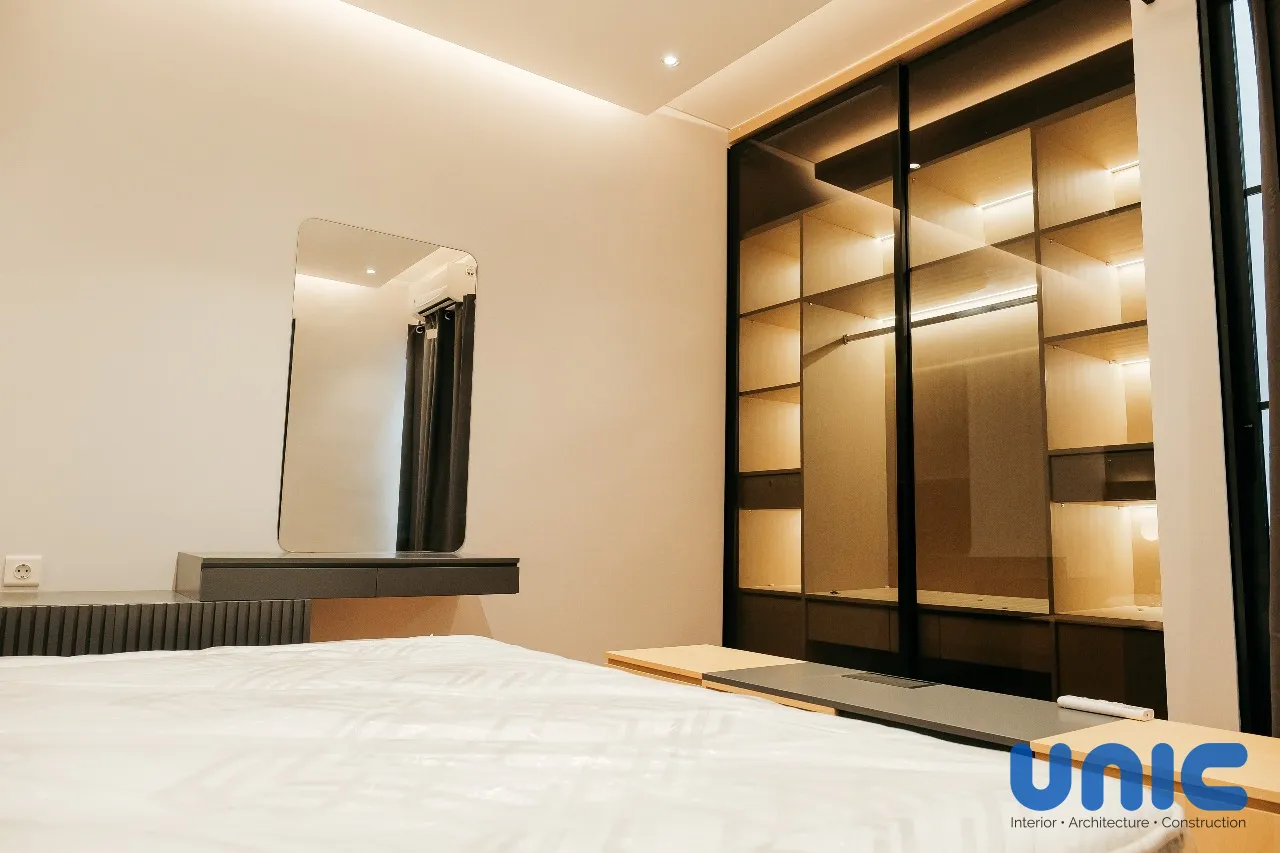 Interior Kamar Utama Northwest Lake Surabaya: Desain Mewah dengan Strategi Hybrid Custom - Gallery 4