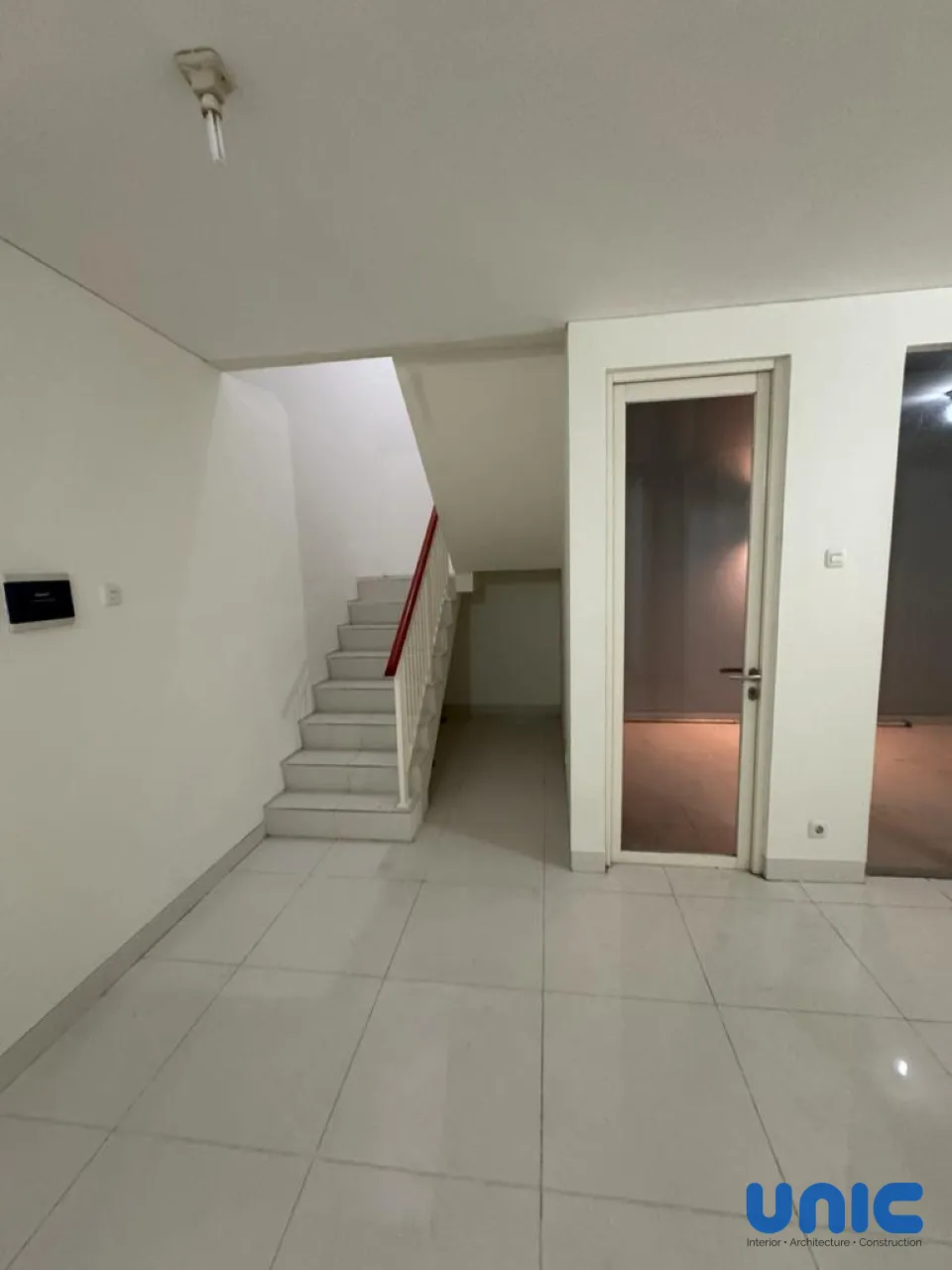 Interior Minimalis Modern Grand Pakuwon Surabaya: Solusi Hunian Compact Cluster Adelaide - Gallery 12