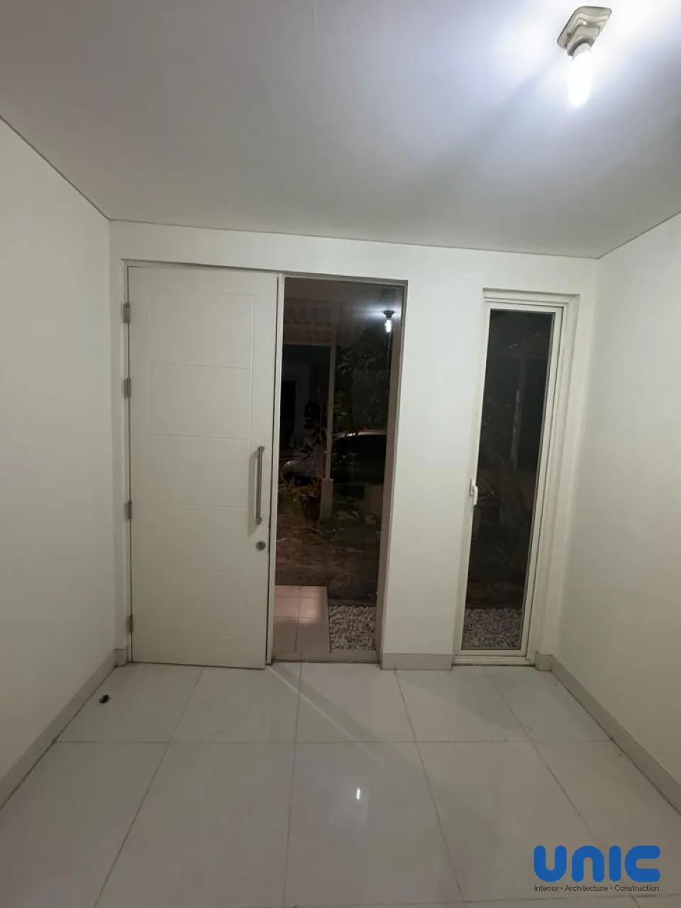 Interior Minimalis Modern Grand Pakuwon Surabaya: Solusi Hunian Compact Cluster Adelaide - Gallery 13