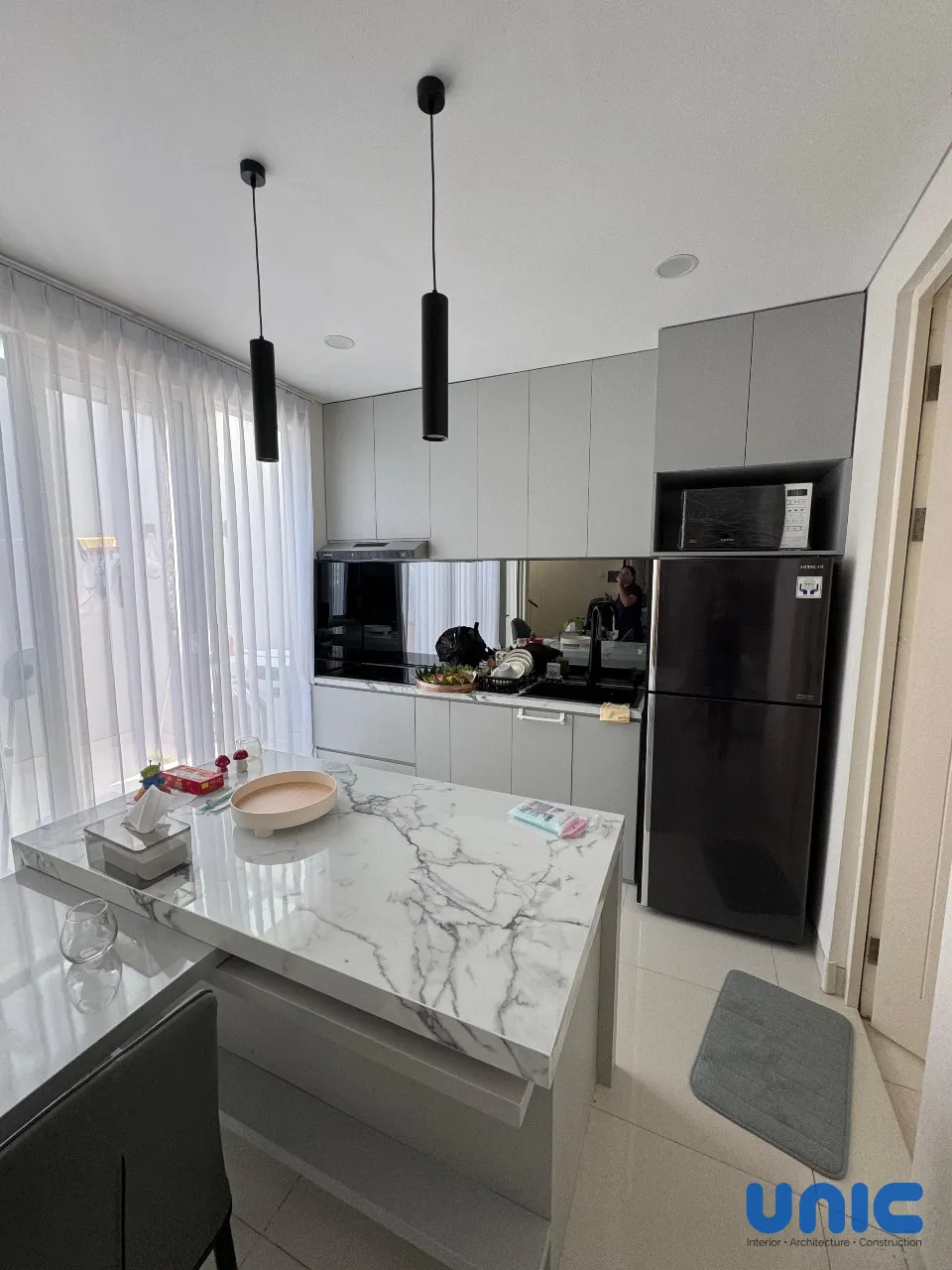 Interior Minimalis Modern Grand Pakuwon Surabaya: Solusi Hunian Compact Cluster Adelaide - Gallery 25