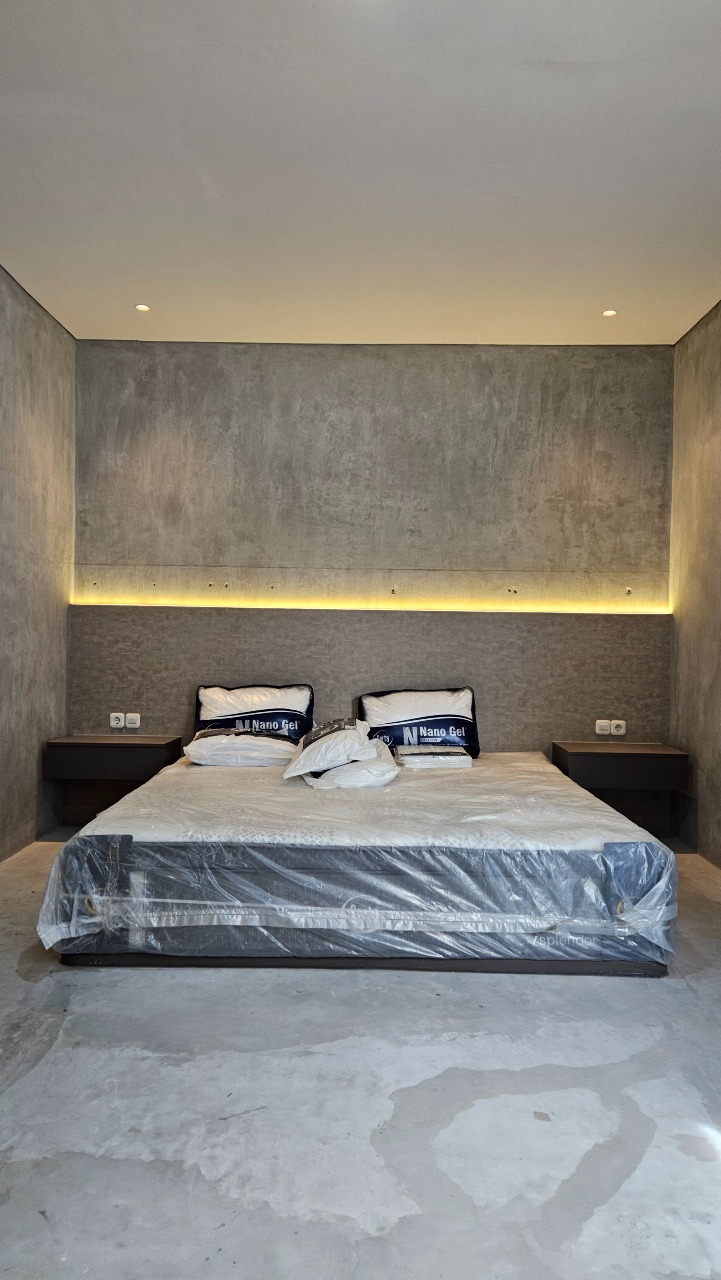 Interior Modern Industrial Grand Harvest Surabaya: Kamar Utama & WIC Cluster Arcadia - Gallery 4