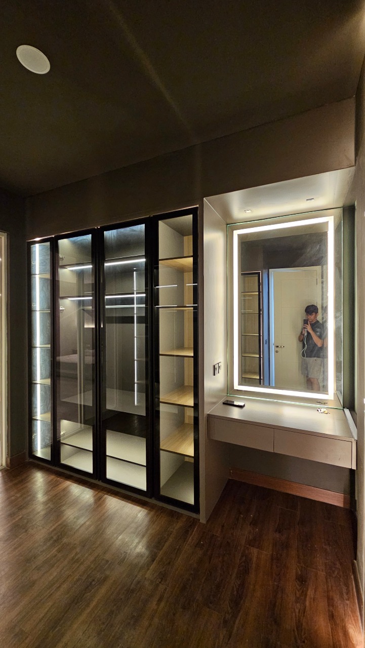 Interior Modern Industrial Grand Harvest Surabaya: Kamar Utama & WIC Cluster Arcadia - Gallery 9