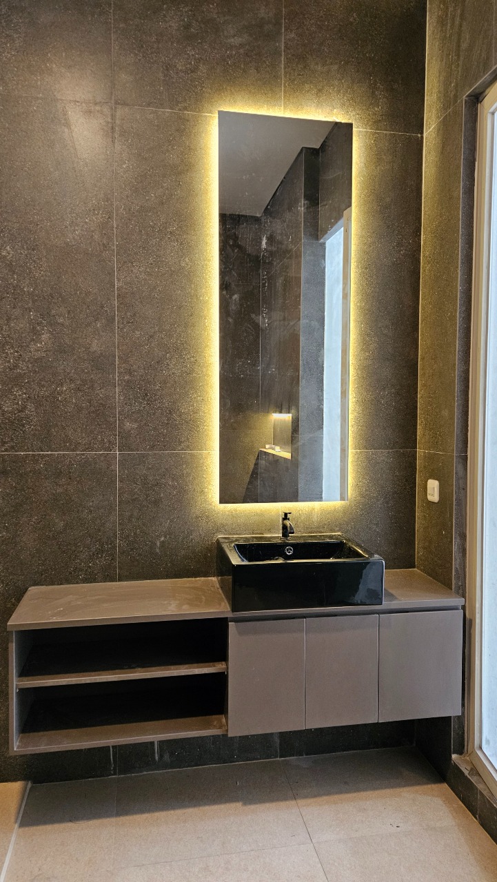 Interior Modern Industrial Grand Harvest Surabaya: Kamar Utama & WIC Cluster Arcadia - Gallery 12