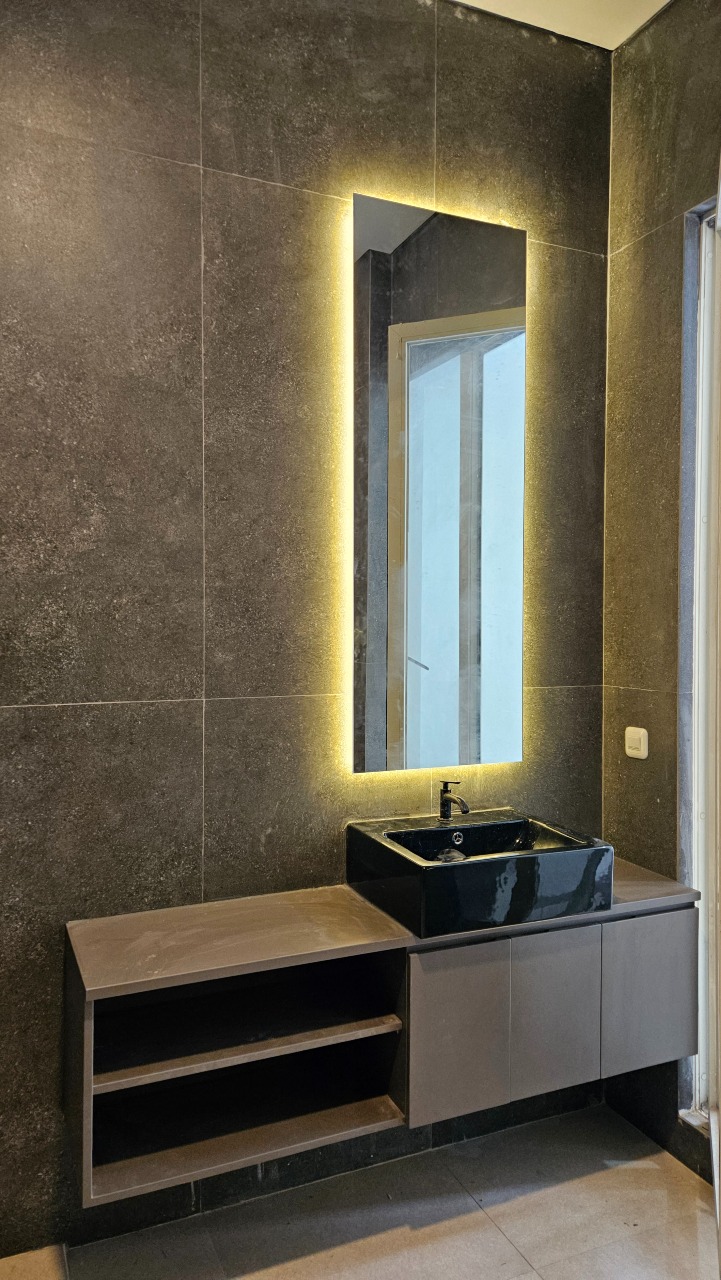 Interior Modern Industrial Grand Harvest Surabaya: Kamar Utama & WIC Cluster Arcadia - Gallery 13