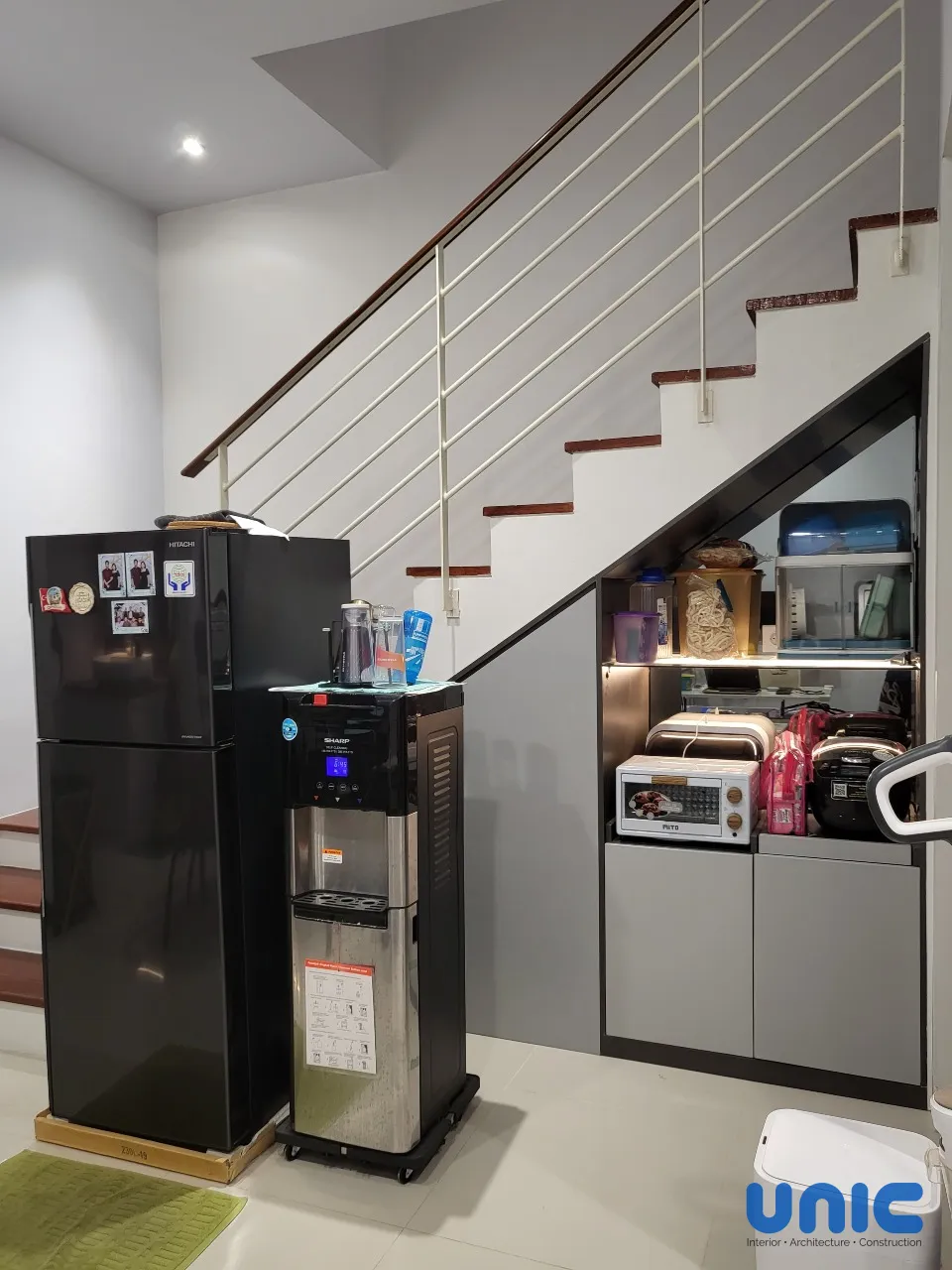 Interior Rumah Tumbuh Grand Harvest Surabaya: Transformasi Lahan 5x12 yang Fungsional & Estetik - Gallery 13