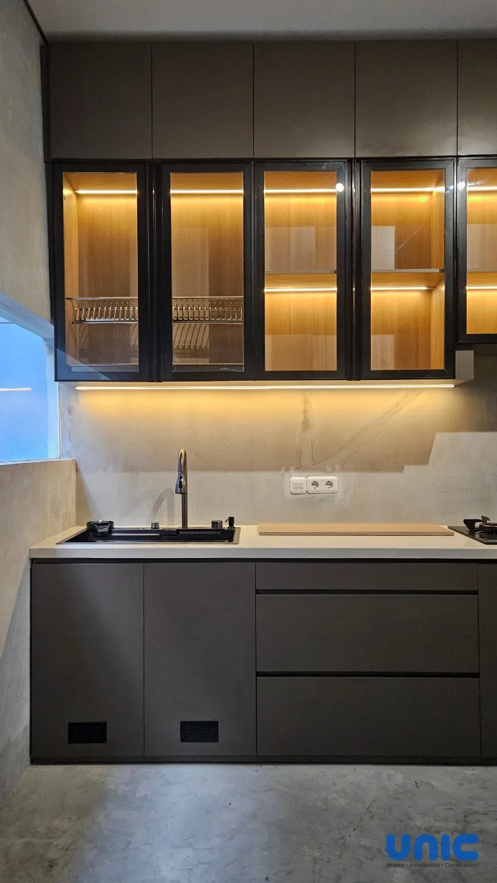 Kitchen Set Industrial Modern Eksklusif di Grand Harvest Cluster Arcadia, Surabaya - Gallery 5