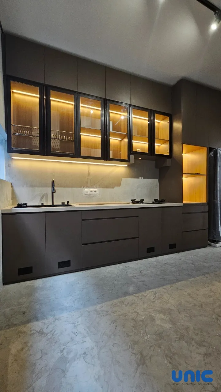 Kitchen Set Industrial Modern Eksklusif di Grand Harvest Cluster Arcadia, Surabaya - Gallery 8