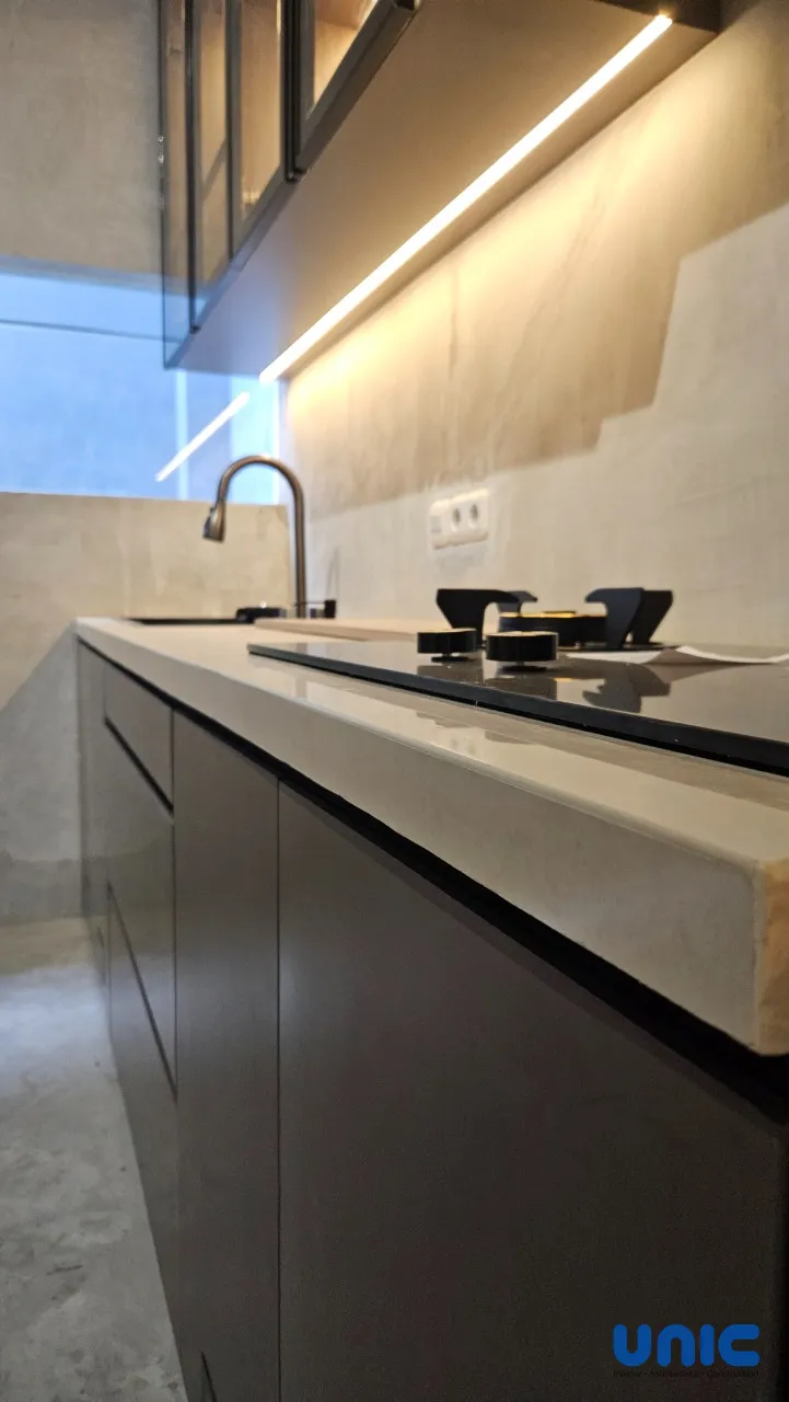 Kitchen Set Industrial Modern Eksklusif di Grand Harvest Cluster Arcadia, Surabaya - Gallery 9
