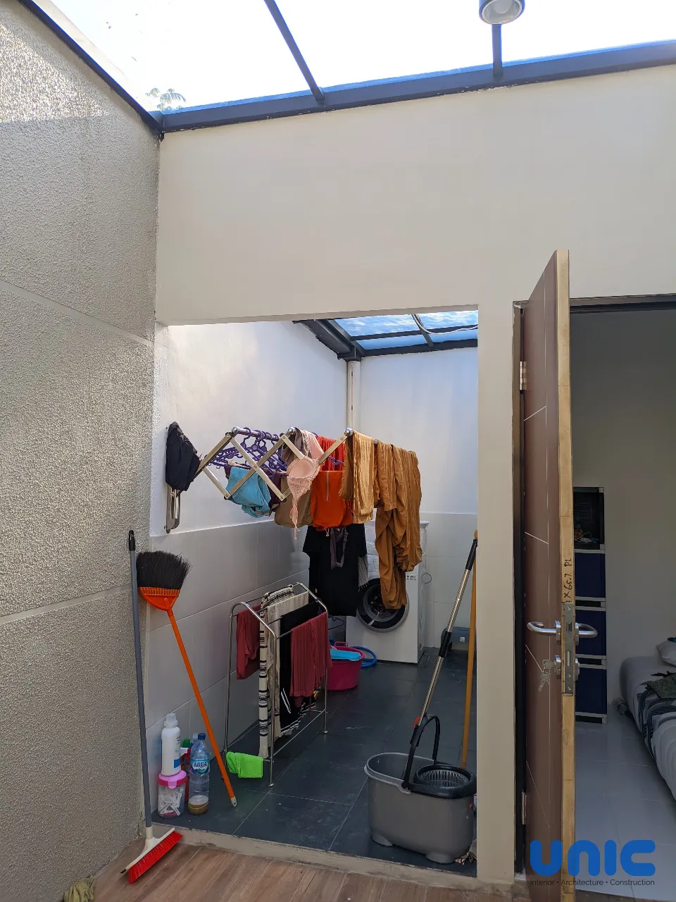 Renovasi Area Belakang Northwest Park Surabaya: Transformasi Lahan 7x5 Menjadi Dapur Kotor & Taman Tropis - Gallery 11