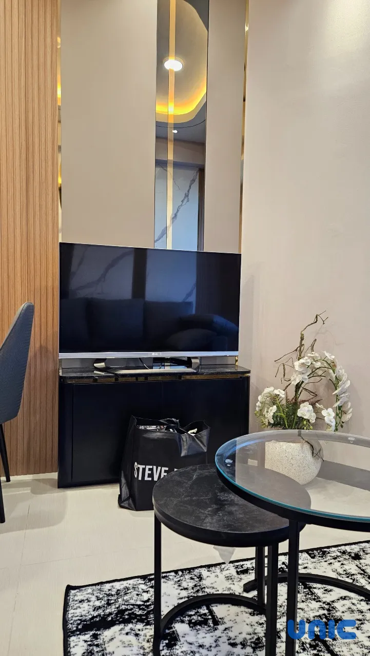 Transformasi Mewah Apartemen 2BR Menjadi Master Suite 1BR di Pakuwon City Mall Tower Amor - Gallery 25