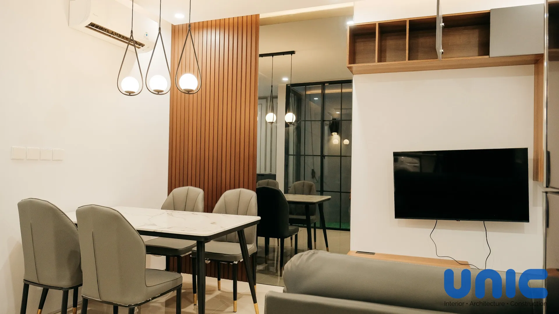 Interior Rumah 5x11 Northwest Lake Surabaya: Solusi Open Space & Furnitur Multifungsi - Custom Furniture Citraland Utara, Northwest Lake